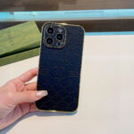 Gucci Electroplated Side Embossed Phone Case | Full Coverage Precision Cutout - 图片 4