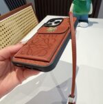 Loewe Flip Card Holder iPhone Case with Short Wrist Strap - 图片 6