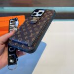 LV Classic Monogram Full Coverage Case - Top & Bottom Card Slots   Lanyard - 图片 15