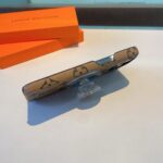 LV Classic Monogram Phone Case with Strong Magnetic & Logo Stand - 图片 5