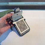 Gucci Dionysus Snake Head Leather Phone Case with Card Slot & Crossbody Strap - 图片 14