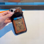 Louis Vuitton Monogram Flip Card Holder Wallet Phone Case - 图片 8