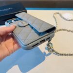 Chanel Style Quilted Leather Flip Card Holder Phone Case With Gold Chain Crossbody Strap - 图片 13