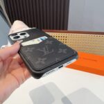 LV Classic Monogram Card Slot Phone Case - 图片 6