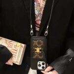 Celine Triomphe Monogram Card Holder Crossbody Phone Case - 图片 3