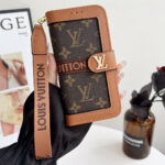 Luxury Designer Monogram Flip Wallet Phone Case with Wrist Lanyard - 图片 4