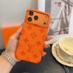 Louis Vuitton Style Embossed Monogram Leather Slim Phone Case - 图片 14