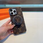 LV Classic Monogram Phone Case with Strong Magnetic & Logo Stand - 图片 13