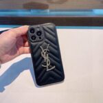 YSL V-Shaped Quilted Leather Diamond Metal Logo Electroplated Frame Luxury Phone Case - 图片 5