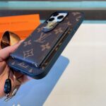 LV Classic Monogram Full Coverage Case - Top & Bottom Card Slots   Lanyard - 图片 9