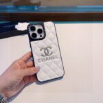 Chanel Classic Diamond Quilted Leather Phone Case - 图片 6