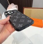 LV Classic Monogram iPhone Case - 图片 7