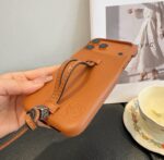 LOEWE Wrist Strap Phone Case - 图片 4