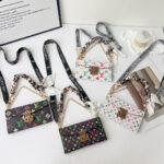 Louis Vuitton Monogram Envelope Crossbody Wallet Phone Case With Brand Logo Strap - 图片 10