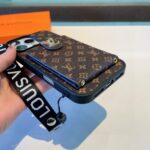 LV Classic Monogram Full Coverage Case - Top & Bottom Card Slots   Lanyard - 图片 12