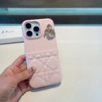Dior Lady Dior Quilted Phone Case with Metal Pendant - 图片 22