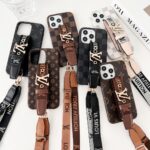 Louis Vuitton Classic Monogram Wrist Strap Luxury Phone Case - 图片 6