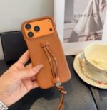 LOEWE Wrist Strap Phone Case - 图片 6