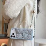 Chanel Style Quilted Wallet Phone Case With Adjustable Chain Crossbody Strap - 图片 4