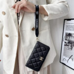 Chanel Style Diamond Quilted Leather Flip Wallet Phone Case with Wrist Strap - 图片 2