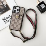 Designer Monogram Card Holder Phone Case with LV & GG Metal Buckle - 图片 4