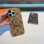 LV Classic Monogram Phone Case with Strong Magnetic & Logo Stand - 图片 9