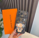 Louis Vuitton Monogram Cartoon Vivienne Doll Luxury Phone Case - 图片 12
