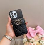 Chanel Style Quilted Leather Phone Case with Crossbody Chain & Card Pocket - 图片 2