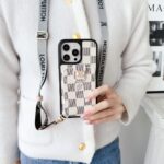 Designer Monogram Card Holder Phone Case with LV & GG Metal Buckle - 图片 3