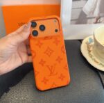 Louis Vuitton Style Embossed Monogram Leather Slim Phone Case - 图片 16