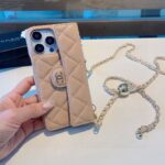 Chanel Style Quilted Leather Flip Card Holder Phone Case With Gold Chain Crossbody Strap - 图片 17