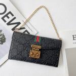 Gucci GG Monogram Embossed Envelope Crossbody Wallet Phone Bag - 图片 19