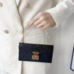 Louis Vuitton Embossed Monogram Wallet Crossbody Phone Bag - 图片 26