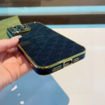 Gucci Electroplated Side Embossed Phone Case | Full Coverage Precision Cutout - 图片 5