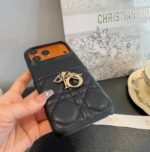 Dior Lady Dior Quilted Metal Pendant Phone Case - 图片 8