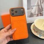 Hermès Embossed Monogram Leather Card Holder Phone Case - 图片 15