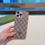 Gucci Classic Monogram Phone Case | Metal Logo & Polished Edge, In Sync with Official Launch - 图片 4