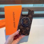 LV Classic Monogram Phone Case with Strong Magnetic & Logo Stand - 图片 12