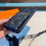 LV Classic Monogram Crossbody Card Holder Phone Case - 图片 10