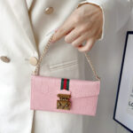 Gucci GG Monogram Embossed Envelope Crossbody Wallet Phone Bag - 图片 20