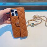 Chanel Style Quilted Leather Flip Card Holder Phone Case With Gold Chain Crossbody Strap - 图片 9