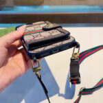 Gucci P60 Original Leather Card Holder Phone Case | 2-in-1 Lanyard Hole for Crossbody Strap - 图片 6