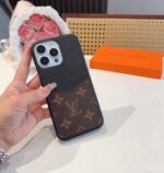 LV Classic Monogram Card Slot Phone Case - 图片 16