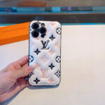 Louis Vuitton Pastel Embossed Monogram Luxury Phone Case - 图片 9