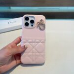 Dior Lady Dior Quilted Phone Case with Metal Pendant - 图片 18