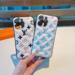 Louis Vuitton Pastel Embossed Monogram Luxury Phone Case - 图片 3