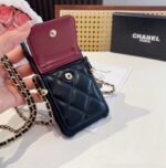 Chanel Style Quilted Leather Phone Case with Crossbody Chain & Card Pocket - 图片 7