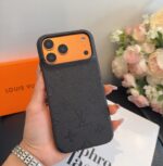 Louis Vuitton Style Embossed Monogram Leather Slim Phone Case - 图片 2