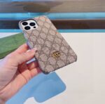 Gucci Classic Monogram Phone Case | Metal Logo & Polished Edge, In Sync with Official Launch - 图片 3