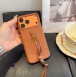 LOEWE Wrist Strap Phone Case - 图片 3